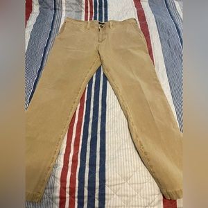 Tan American Eagle khakis 33x30 extreme flex